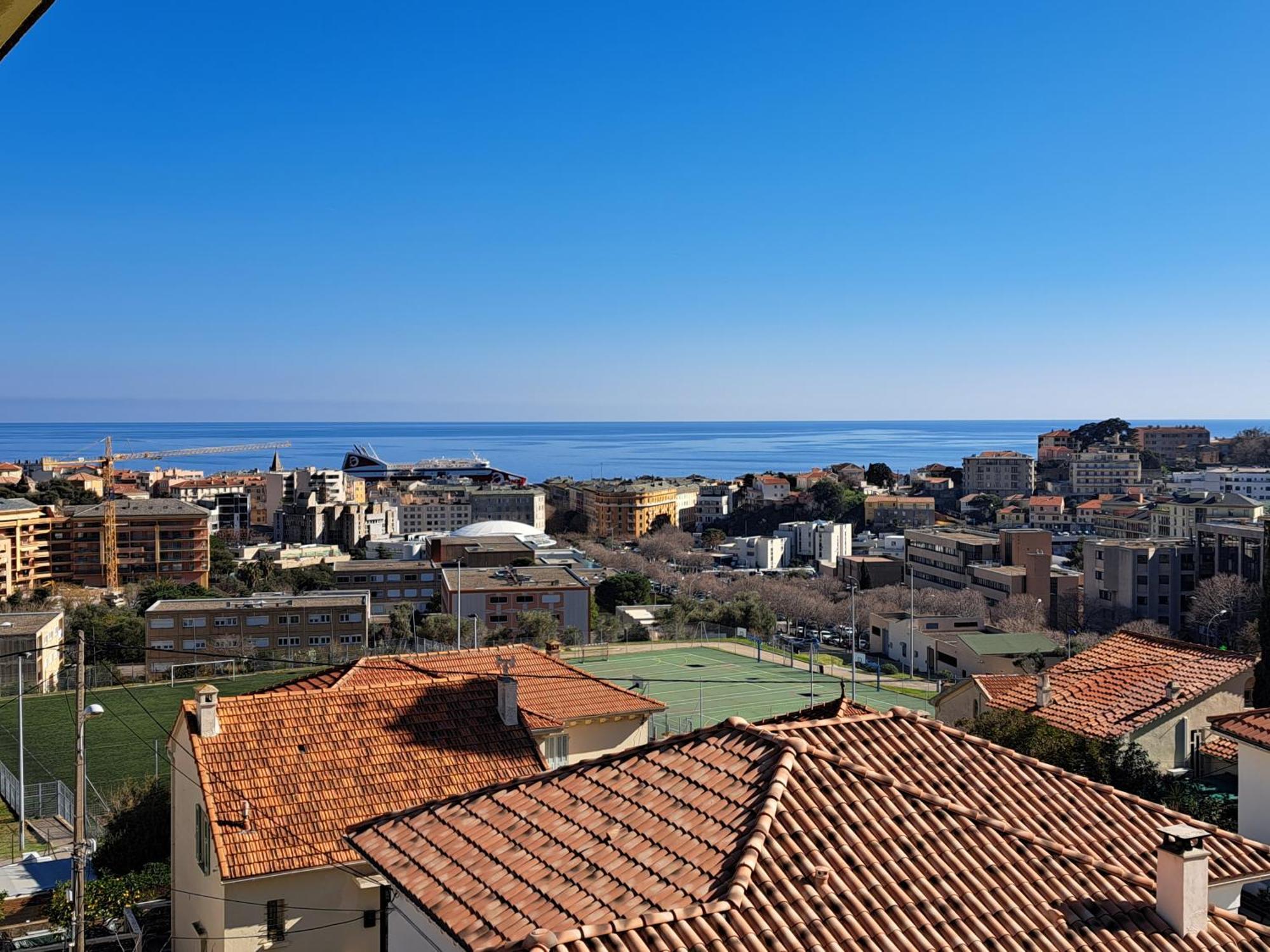 Grand T2 Proche Centre Ville, Vue Mer Et Montagne Bastia  Kültér fotó