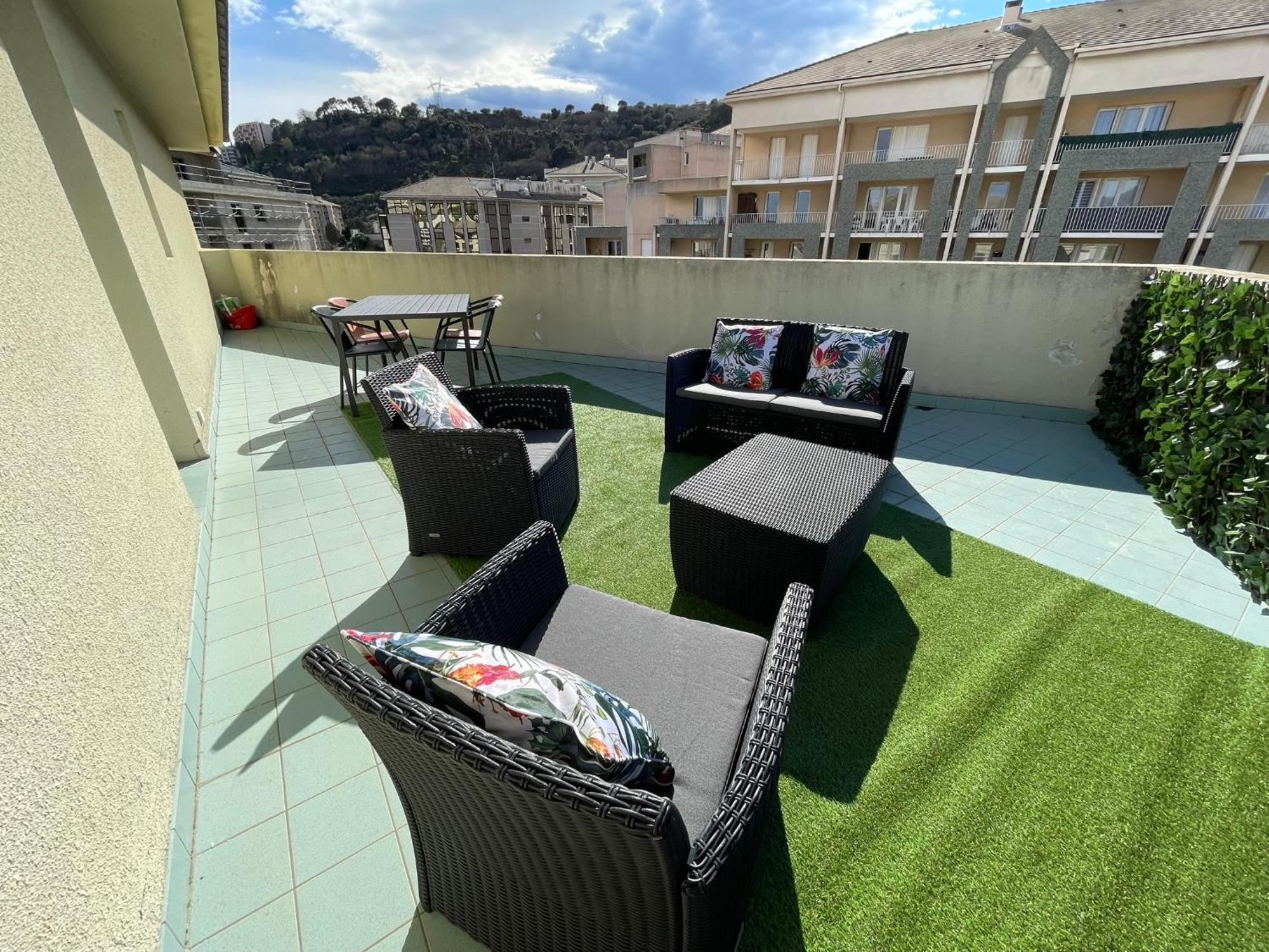 Grand T2 Proche Centre Ville, Vue Mer Et Montagne Bastia  Kültér fotó